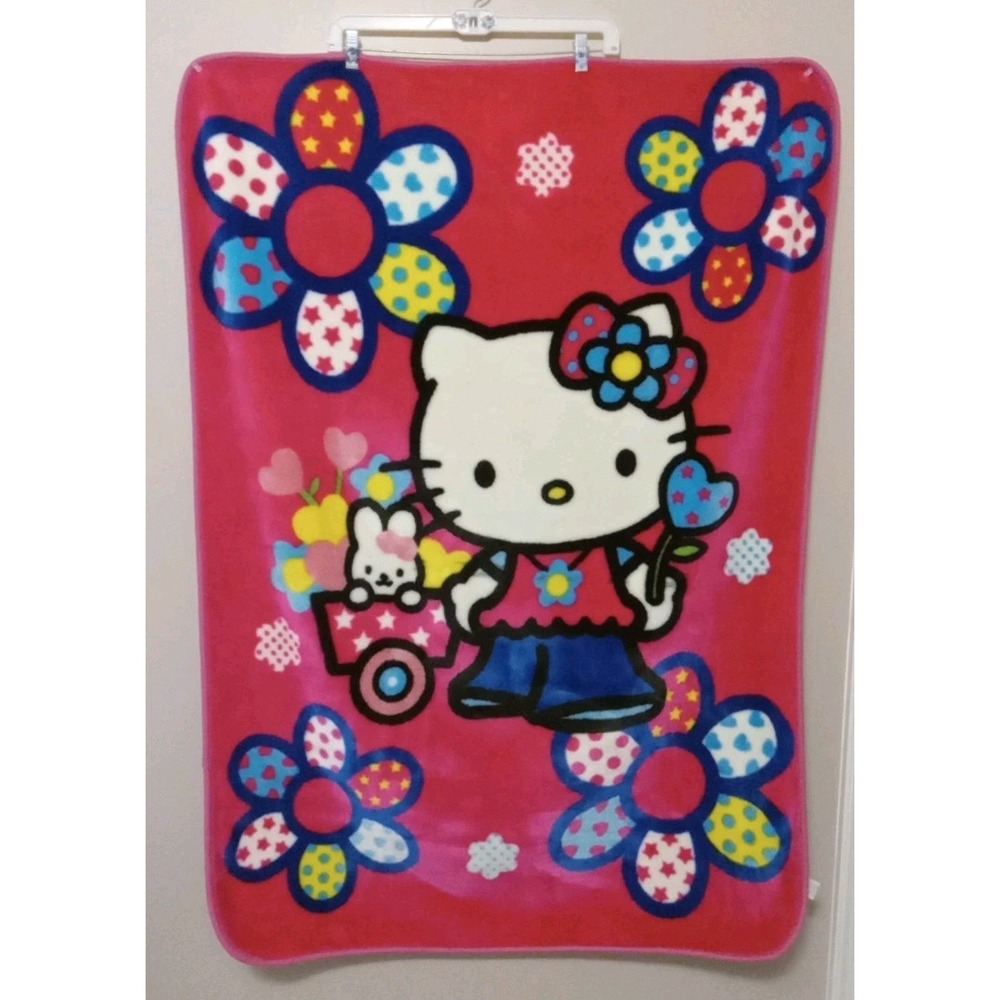 Sanrio Pink Hello Kitty 2003 Flower Power Plush Throw blanket 55 1/4 x 39 1/2